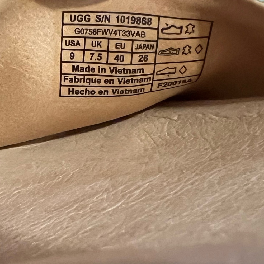 Woman’s UGG Bow Sandals Size 9 - Picture 5 of 6